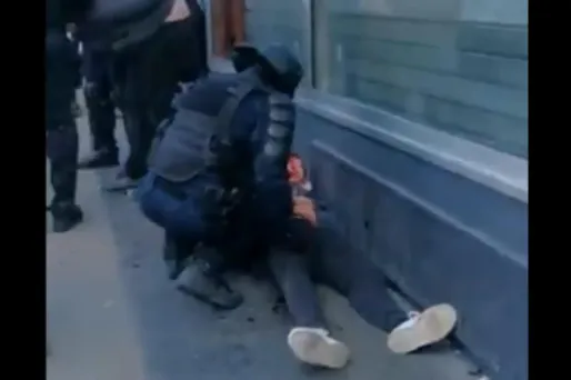 La vidéo a été relayée sur les réseaux sociaux, samedi.