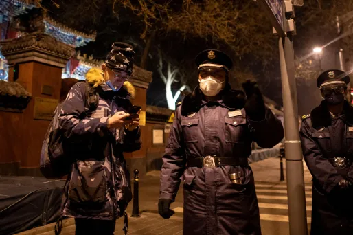 Selon un dernier bilan, la Chine a fait état dimanche de plus de 77.000 cas de contamination sur son territoire, principalement dans la province du Hubei, foyer de l'épidémie.