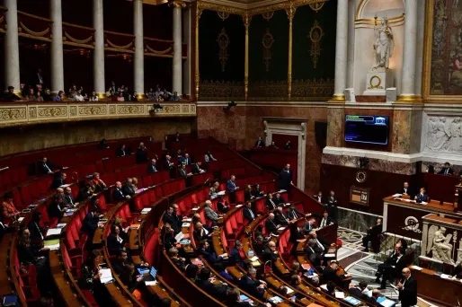 L'Assemblée nationale a adopté le premier des 65 articles du projet de loi.
