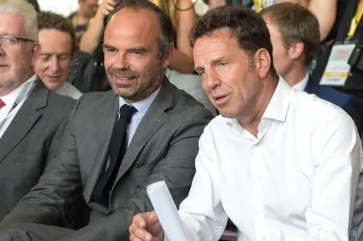 Le patron du Medef n'écarte pas la nationalisation d'entreprises en difficulté.