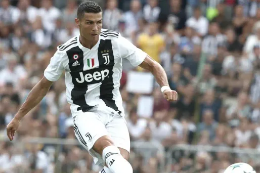 "A la suite de la quarantaine imposée aux joueurs de la Juventus et du Real Madrid, les matches de Ligue des champions n'auront pas lieu comme prévu", a écrit l'UEFA