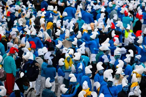 Coronavirus : un rassemblement de 3.500 "Schtroumpfs" en Bretagne agace les Italiens