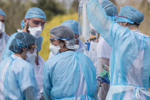 Lundi soir, la France comptait 23.293 décès du coronavirus sur son territoire.