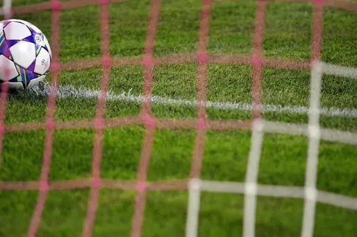 Coronavirus : clubs et joueurs de L1 d'accord pour baisser les salaires