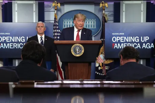 Donald Trump a annoncé qu'il était temps de faire "redémarrer l'Amérique", lors d'une conférence de presse à la Maison blanche.