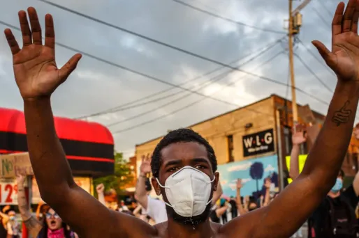Des manifestants se sont à nouveau rassemblées mercredi à Minneapolis.