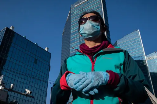 Le Premier ministre chinois a célébré vendredi "une réussite stratégique majeure" dans le combat mené par son pays contre le nouveau coronavirus.