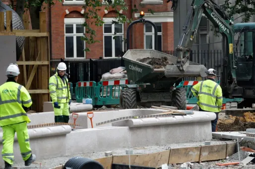 Les travailleurs moins qualifiés courent davantage de risques de mourir du coronavirus au Royaume-Uni.