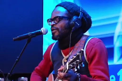 "Tout le monde a sa chance" : le chanteur Tété veut enregistrer un album avec ses fans