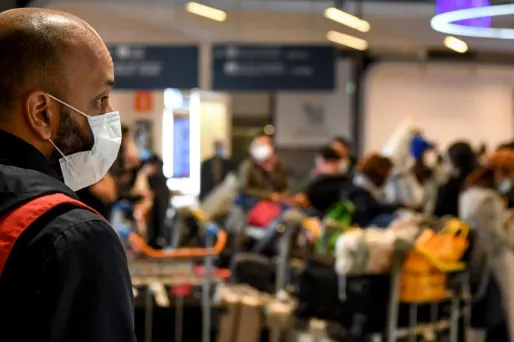 Coronavirus : pas de quarantaine en France pour "toute personne en provenance de l'UE"