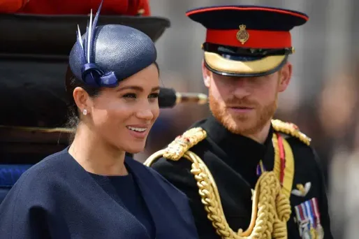 Harry et Meghan portent plainte pour des photos volées de leur fils