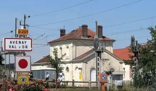 Le 15 juillet 2019, quatre personnes trouvaient la mort quand leur véhicule a été percuté par un train au passage à niveau d'Avenay-Val-d'Or, dans la Marne.