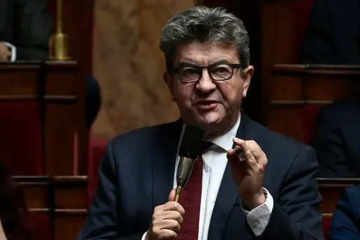 "Si vous saviez, les candidatures à la présidentielle sont une croix à porter, ne croyez pas que ce soit une promenade de santé", a expliqué Jean-Luc Mélenchon.