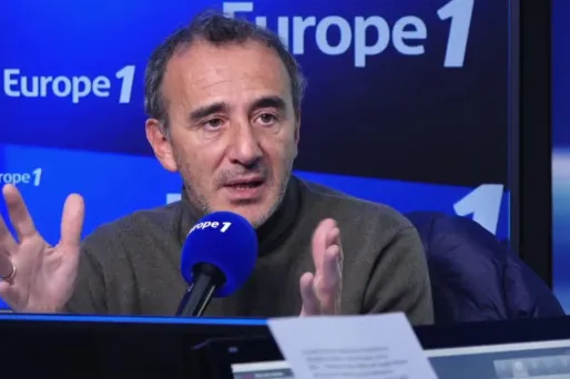 Elie Semoun a démarré une série de vidéos sur les réseaux sociaux avec son ami Franck Dubosc.