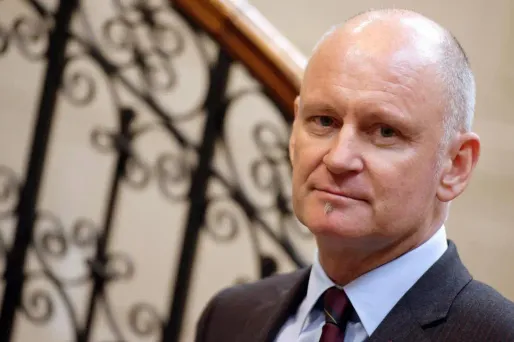 Christophe Girard accusé d'abus sexuels, dénonce des allégations "sans fondement"