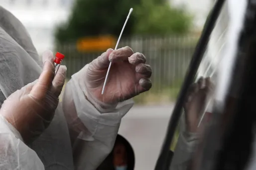 La France compte désormais 30.429 morts dus au coronavirus depuis le début de l'épidémie.