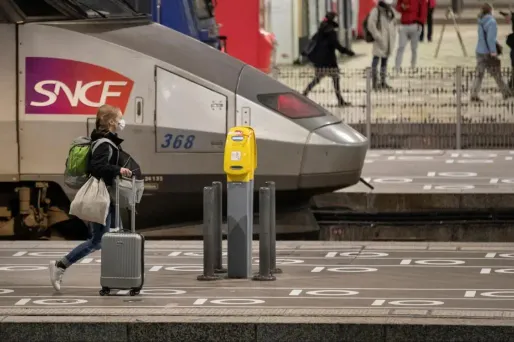 La SNCF continue d'échanger et rembourser sans frais les billets grandes lignes jusqu'au 1er novembre.