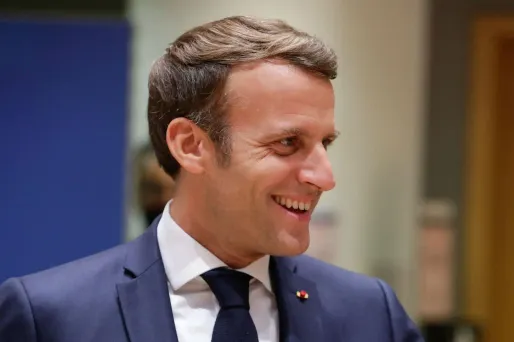 Coronavirus : Macron débloque 80 millions d'euros pour les aides à domicile