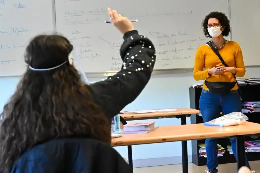 Jean Castex a annoncé jeudi que le port du masque serait obligatoire "pour tout le monde" à la rentrée dans l'enseignement supérieur.