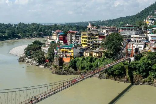Une Française a été arrêtée par la police indienne après avoir publié une vidéo d'elle la montrant nue sur un pont sacré de la ville de Rishikesh, dans le nord de l'Inde.