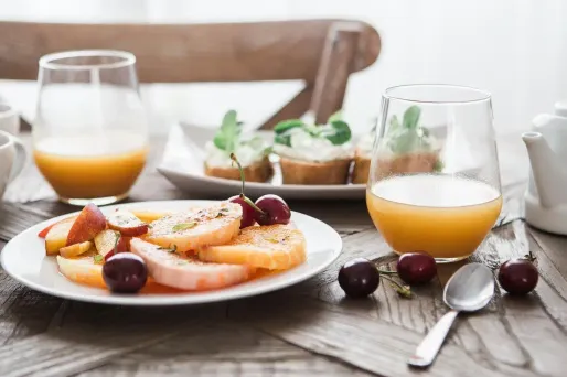 Un petit-déjeuner au restaurant, ça vous dit ?