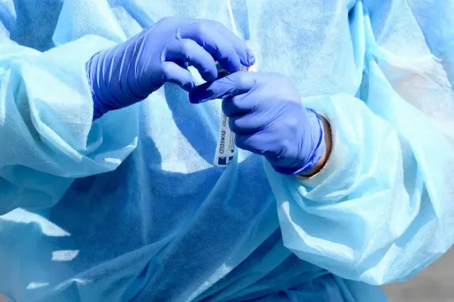 Coronavirus : en France, le taux de positivité continue d'augmenter