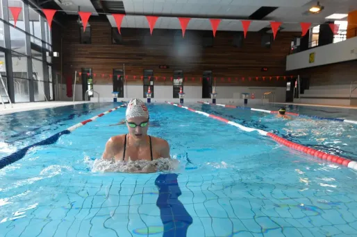 Les gymnases et piscines resteront ouverts dans les zones d'alerte renforcée, mais pour les mineurs qui pratiquent en club.
