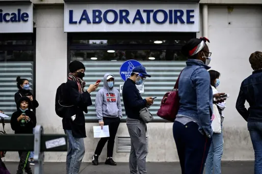 La France a enregistré 10.593 nouveaux cas de Covid-19 en 24 heures, nouveau record depuis le lancement des tests à grande échelle dans le pays.