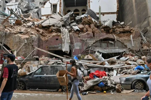 Samedi, plus de 60 personnes étaient toujours portées disparues à Beyrouth.