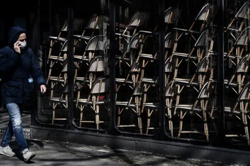 Les bars et restaurants devront fermer la nuit dans le département du Nord.