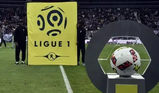 Téléfoot doit rentabiliser les sommes colossales déboursées (plus de 800 millions d'euros par an) pour devenir le principal diffuseur de la L1.