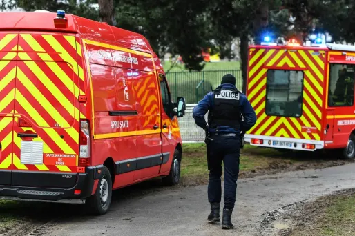 Un homme meurt dans l'incendie d'un camp de nomades à Marseille.