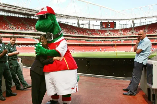 Gunnersaurus Arsenal Özil
