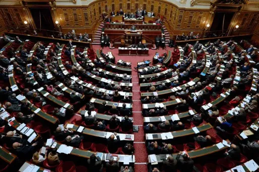 125 sénateurs ont été testés cette semaine, huit ont été déclarés positifs.