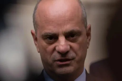 Jean-Michel Blanquer a démenti dimanche que l'enseignant des Yvelines décapité vendredi était menacé d'une sanction