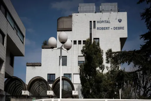 Deux agents de sécurité ont été blessés dans l'agression.