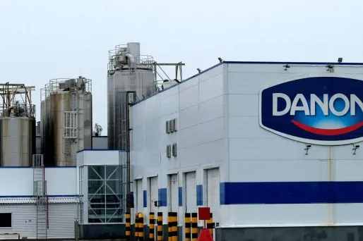 Danone va supprimer jusqu'à 2.000 postes administratifs, dont "400 à 500" en France