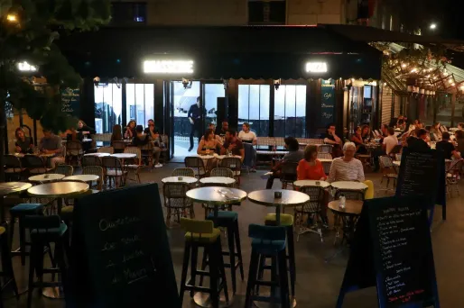 Le gouvernement n'a pas encore livré sa décision concernant les bars en zone d'alerte maximale.