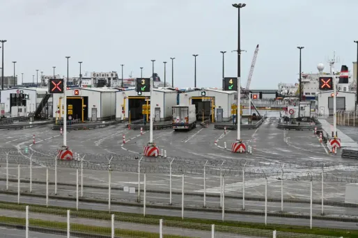 Certains retours en France en provenance du Royaume-Uni vont être autorisés à partir de mercredi.
