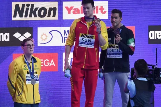 La suspension pour dopage du champion de natation chinois, Sun Yang, a été annulée, jeudi, par la justice suisse.