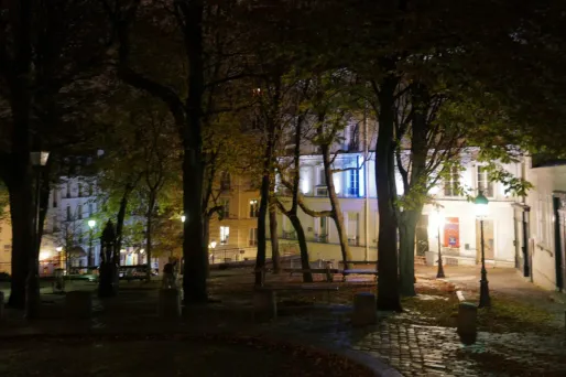 Un couvre-feu pourrait bien se rajouter au confinement.