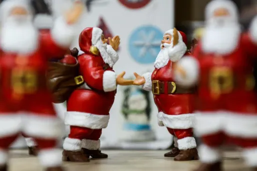 PORTRAIT - Sur les traces du père Noël, une légende insaisissable