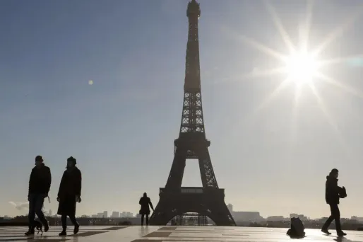 La tour Eiffel va rester fermée "jusqu'à nouvel ordre".