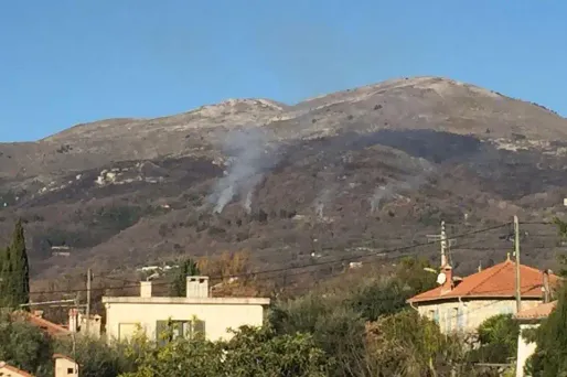L'incendie commencé dimanche n'a endommagé aucune habitation.