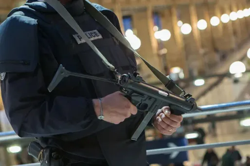 Placés en garde à vue, ces cinq suspects appartiennent à la même famille. Photo d'illustration.