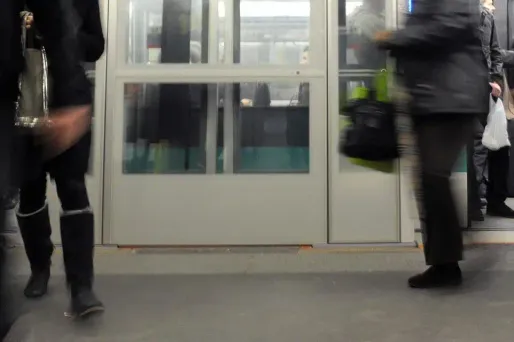 Les injures surviennent souvent dans la rue ou dans les transports en commun.