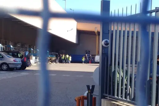 Des "gilets jaunes" se sont retrouvés samedi pour une réunion d'ordre politique dans les locaux de "La Provence", à l'invitation de Bernard Tapie.