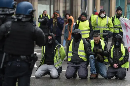 L'enquête devra déterminer si l'adolescent a été victime d'un tir de lanceur de balles de défense (LBD).