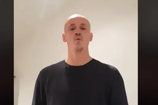 La garde à vue de Christophe Dettinger a été prolongée mardi.