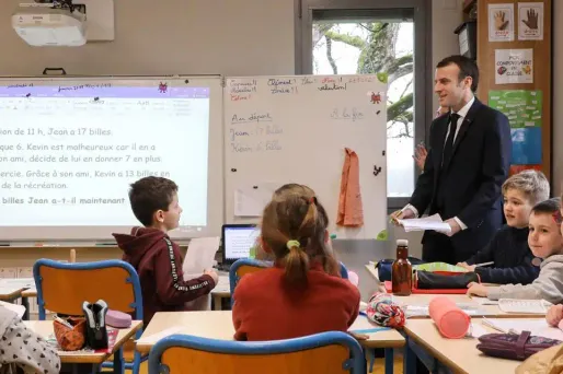 Emmanuel Macron a passé une demi-heure dans une classe de CE1-CE2.
